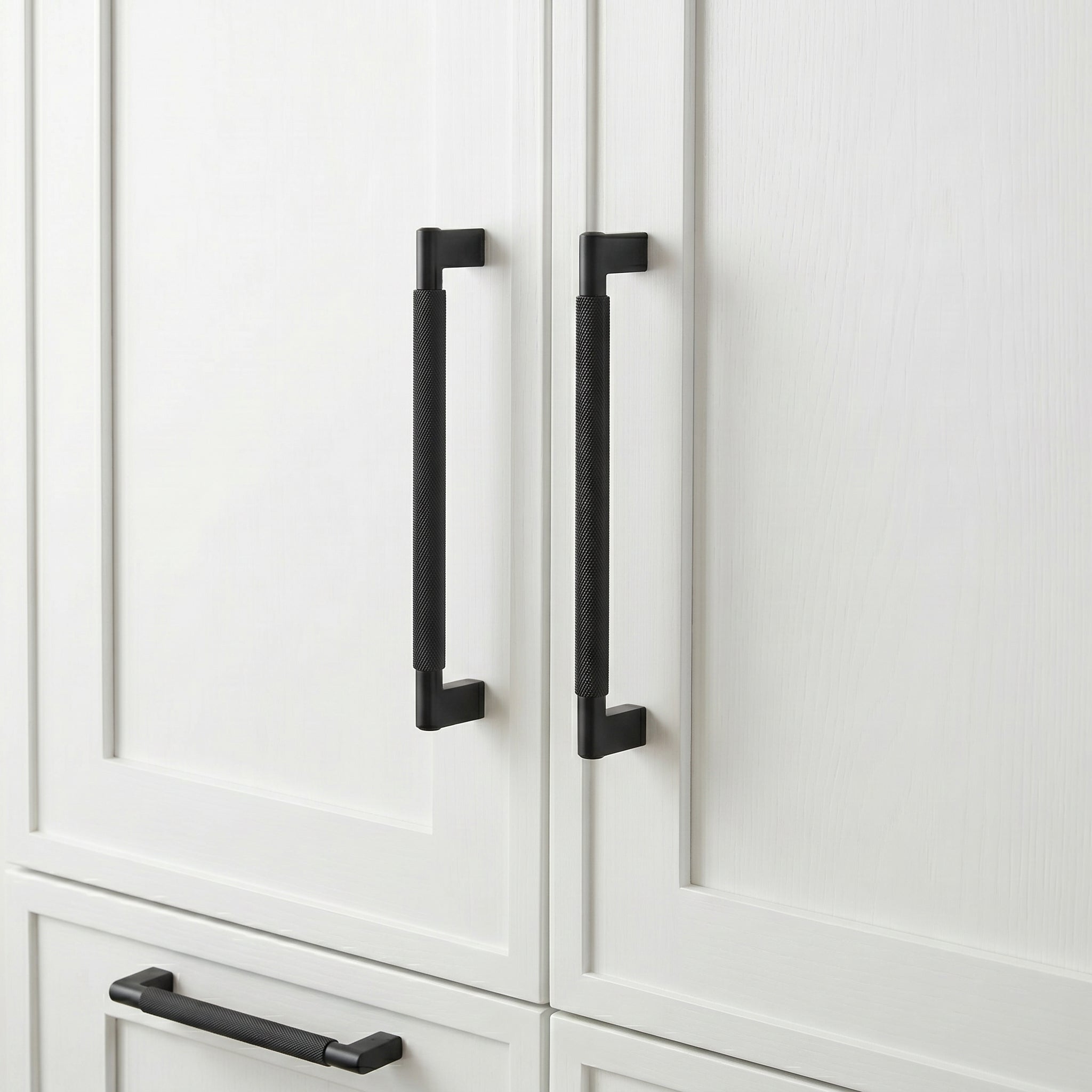 Bron Cabinet Pull