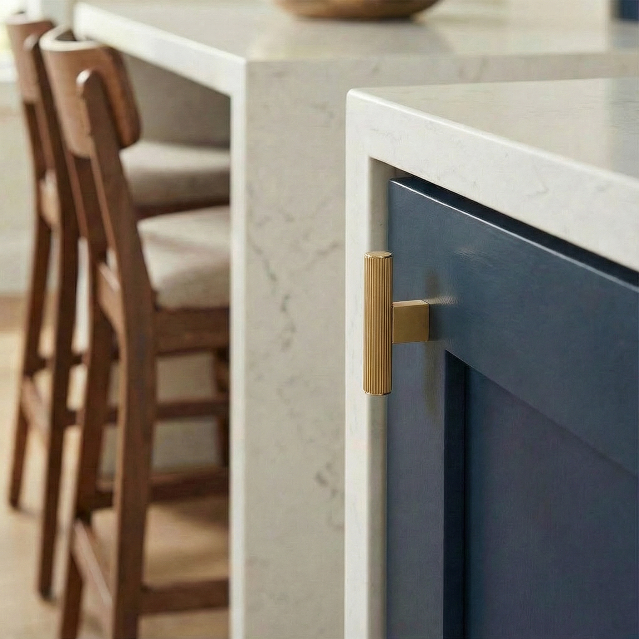 Cora Cabinet T-Bar