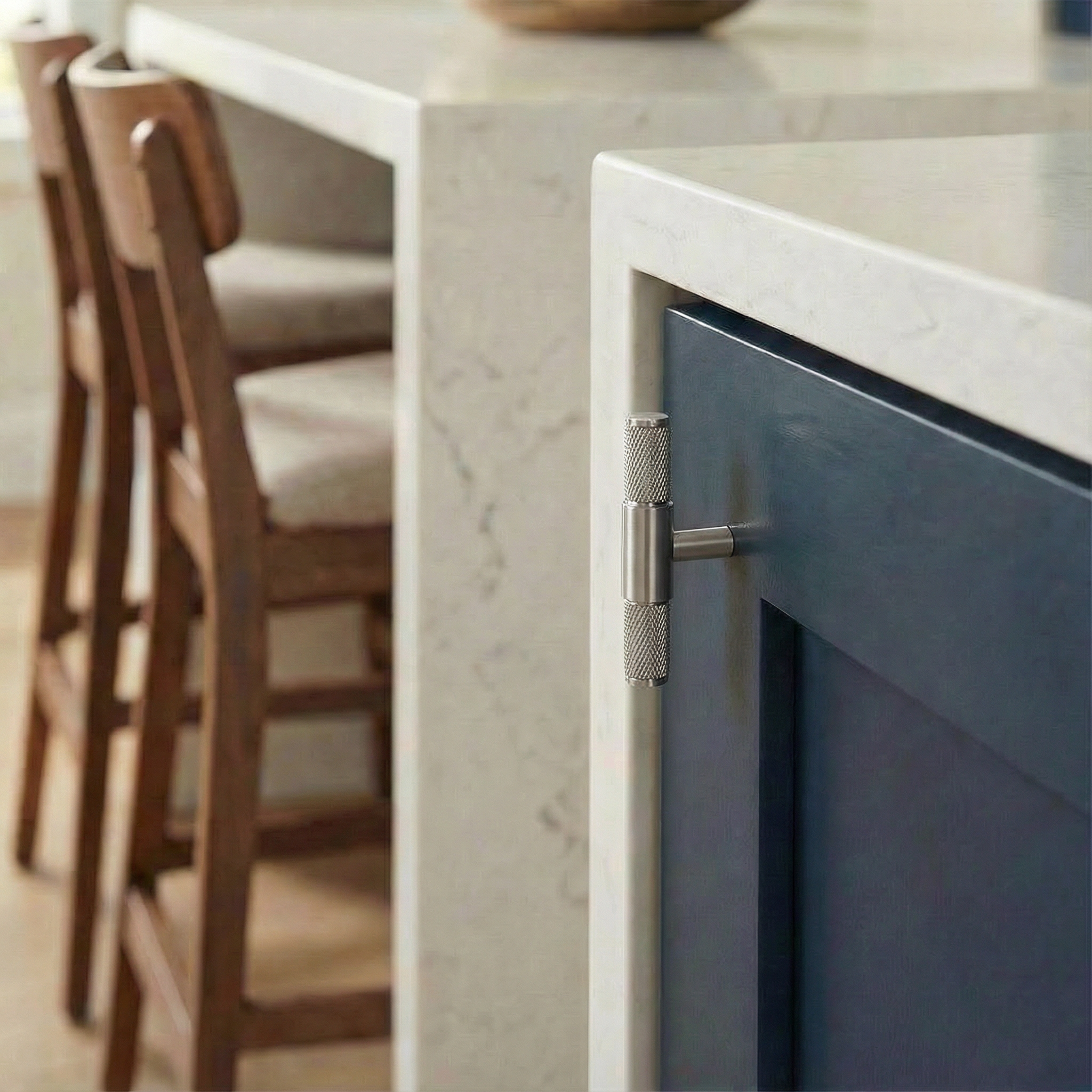 Livo Cabinet T-Bar