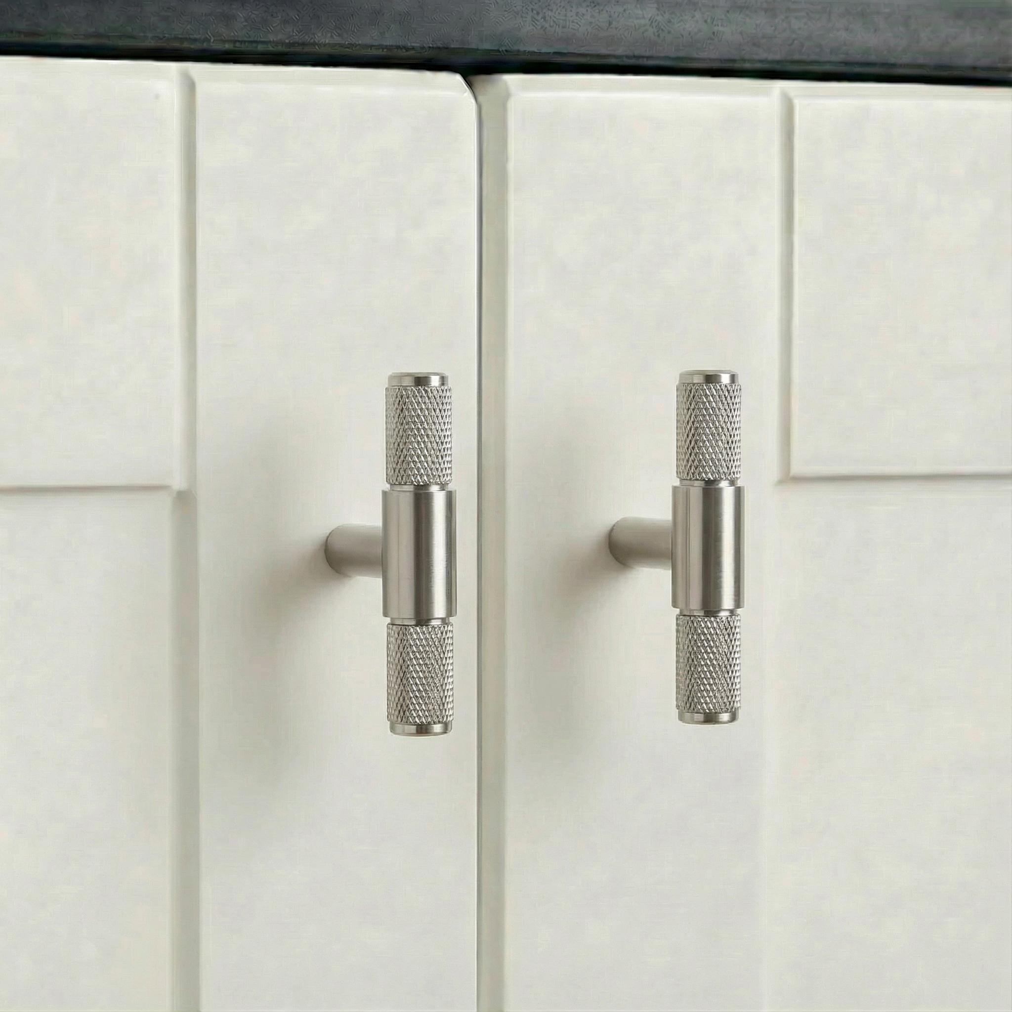 Livo Cabinet T-Bar