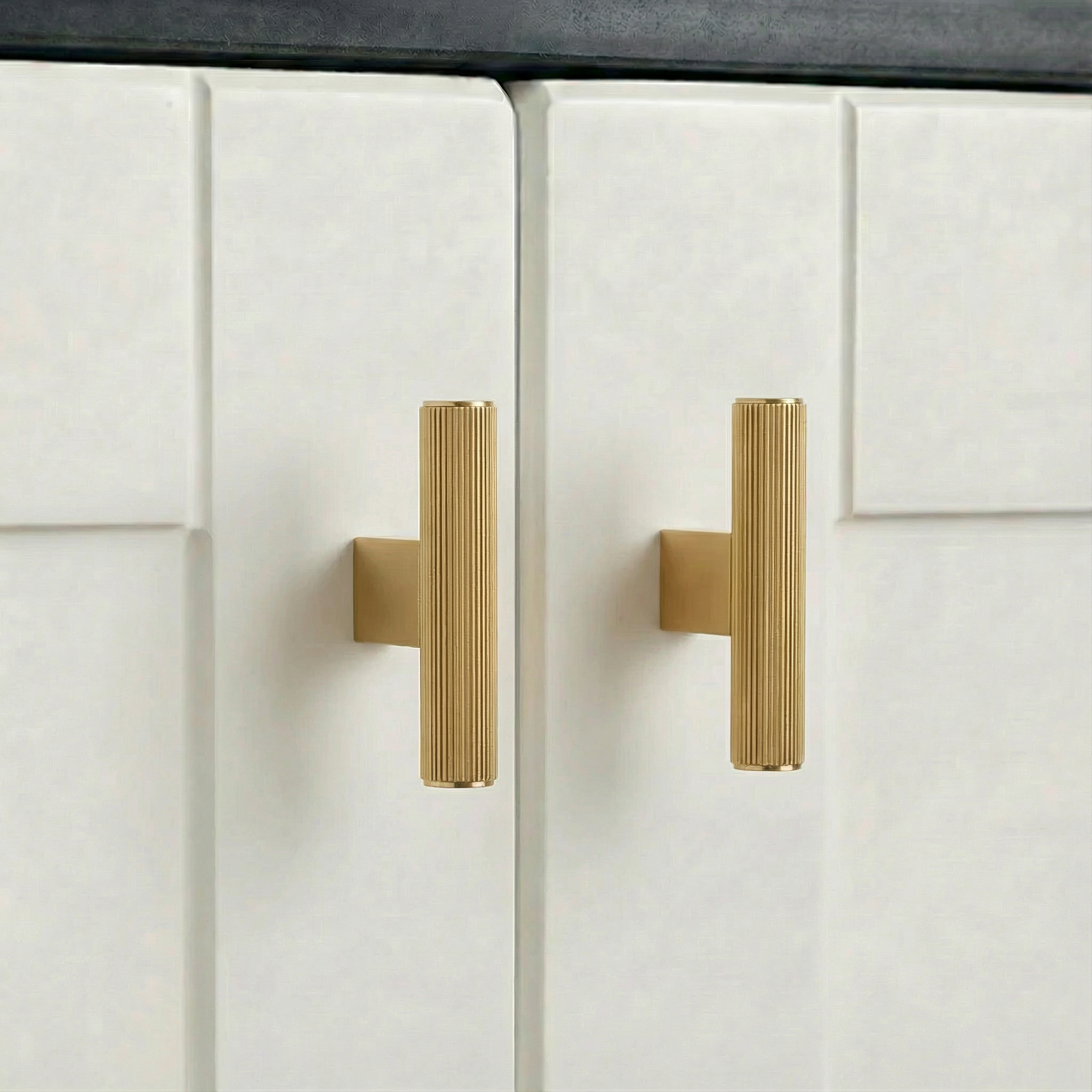 Cora Cabinet T-Bar
