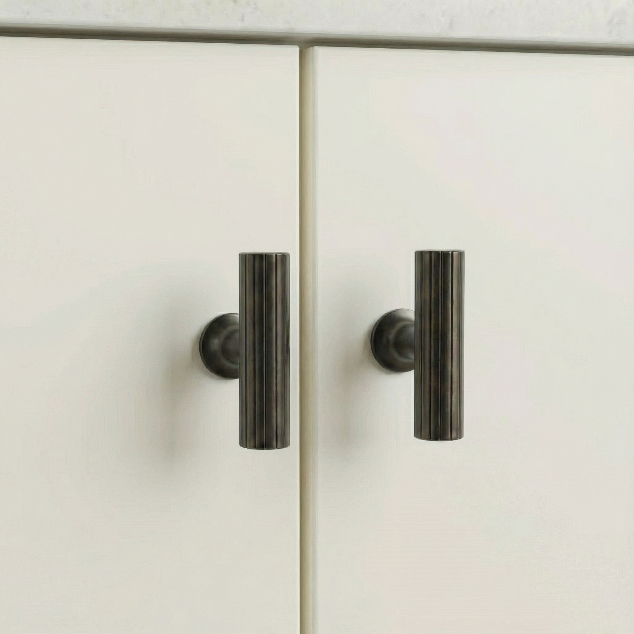 Vell Cabinet T-Bar