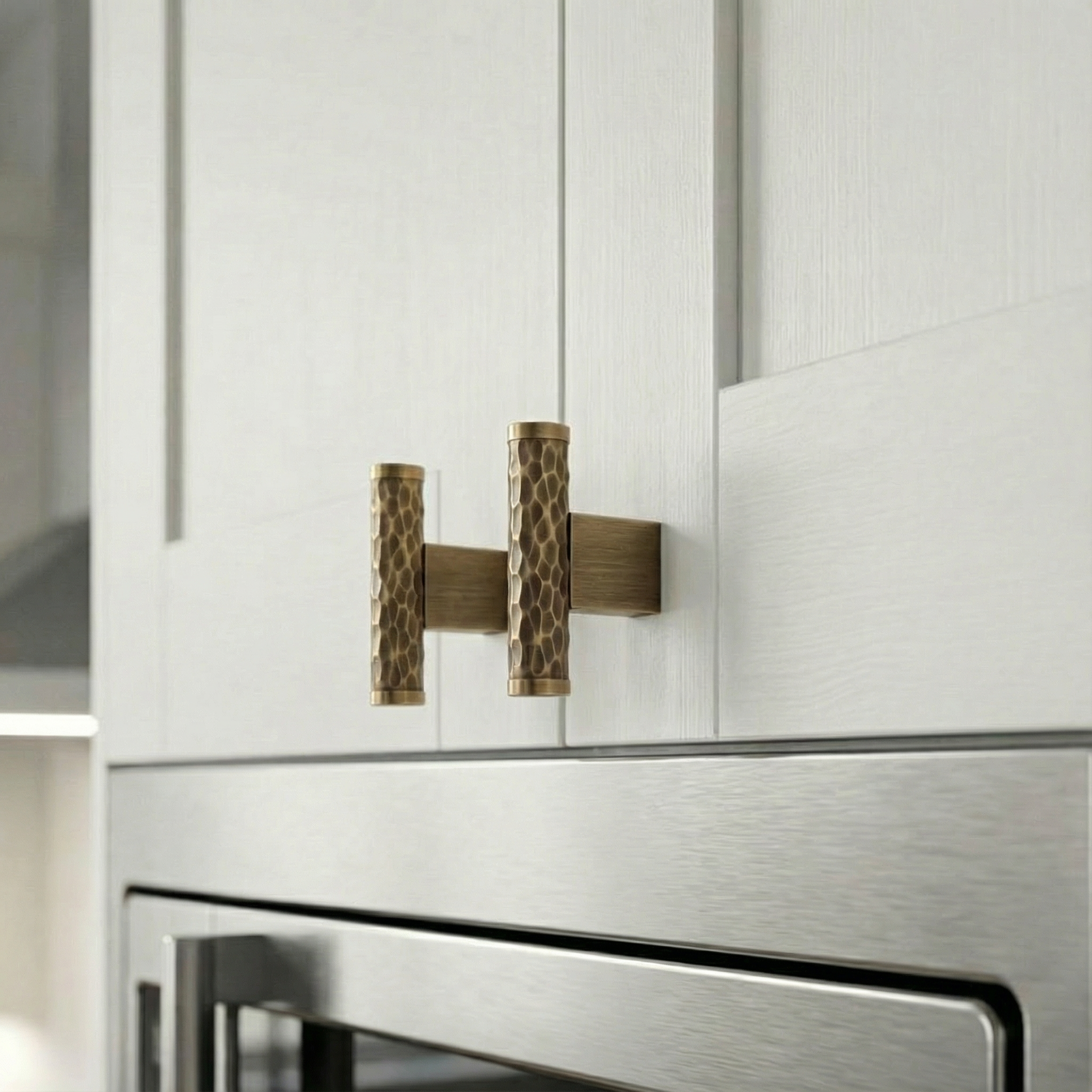 Tava Cabinet T-Bar