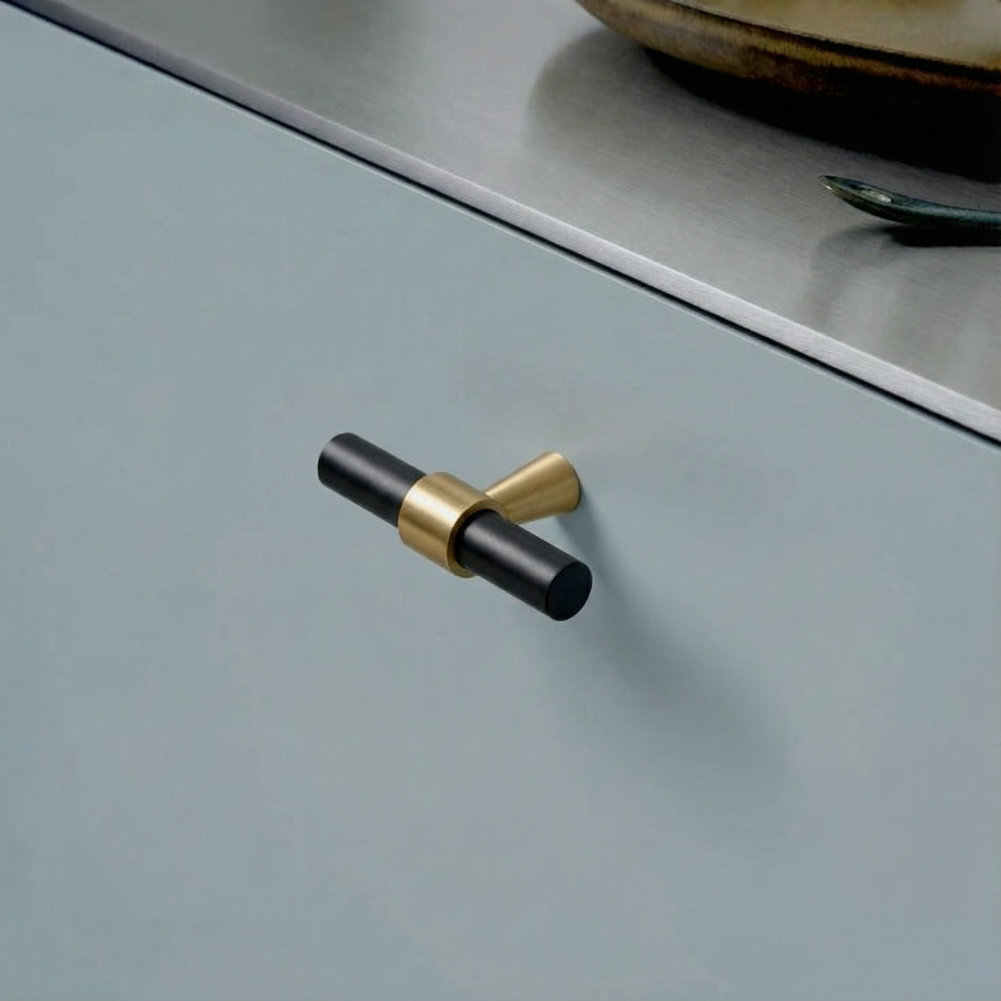 Nori Cabinet T-Bar