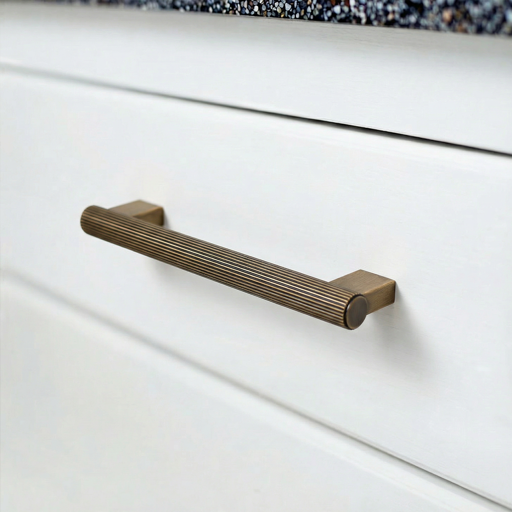 Cora Cabinet Pull