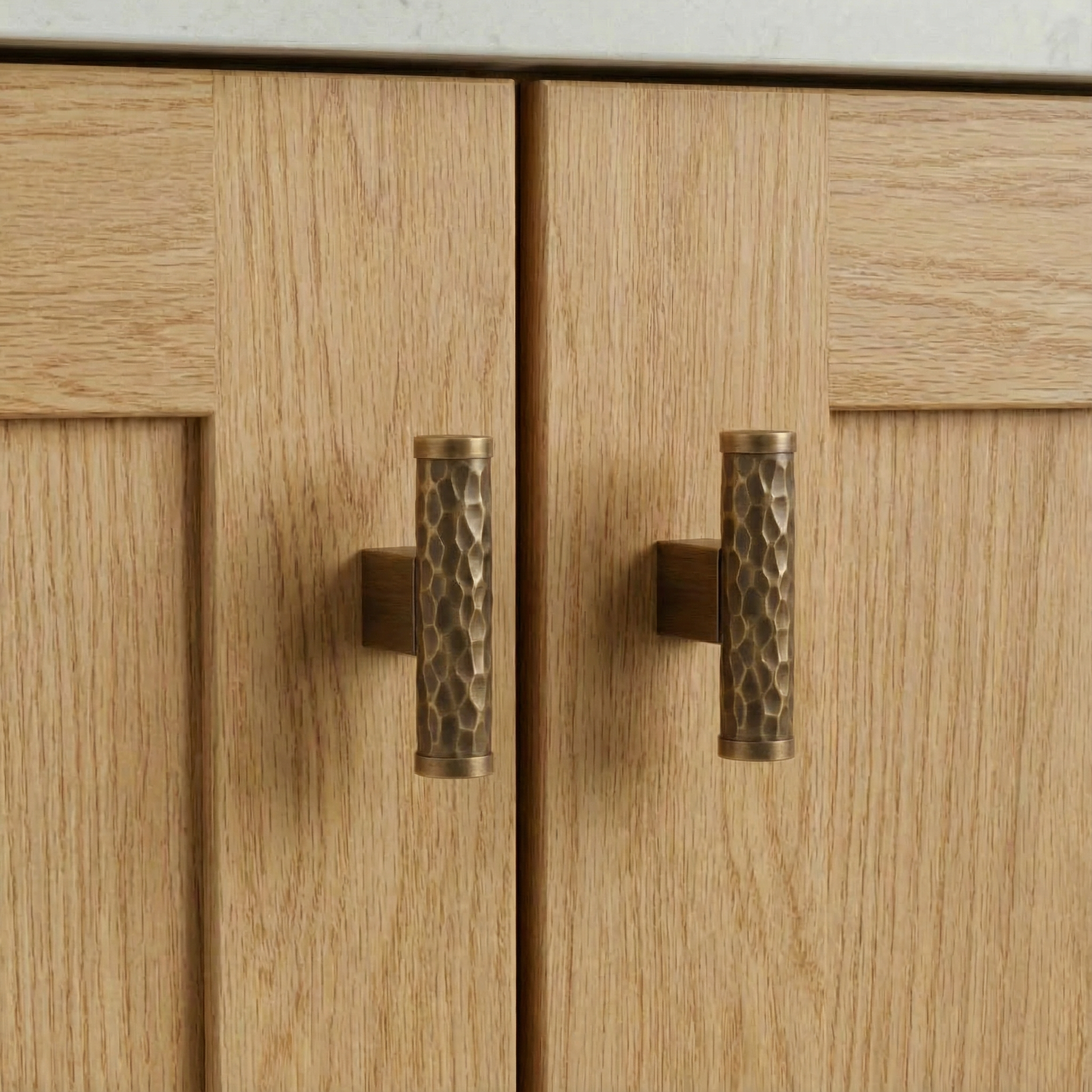 Tava Cabinet T-Bar